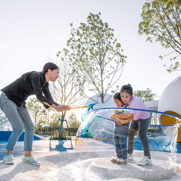 ¿Cómo se cotiza el equipo de juegos infantiles al aire libre?