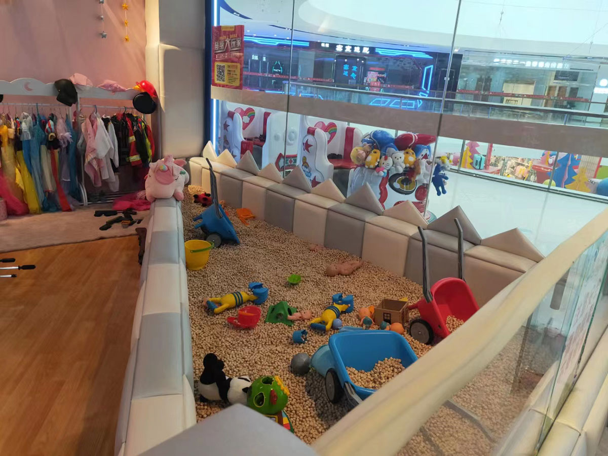 grandes equipos para parques infantiles interiores (16)