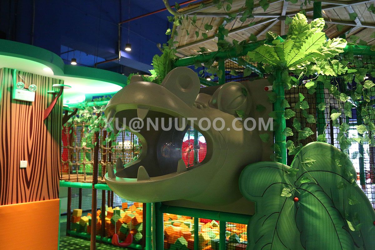 Fábrica de juegos infantiles cubiertos con tema de jungla para niños (1)