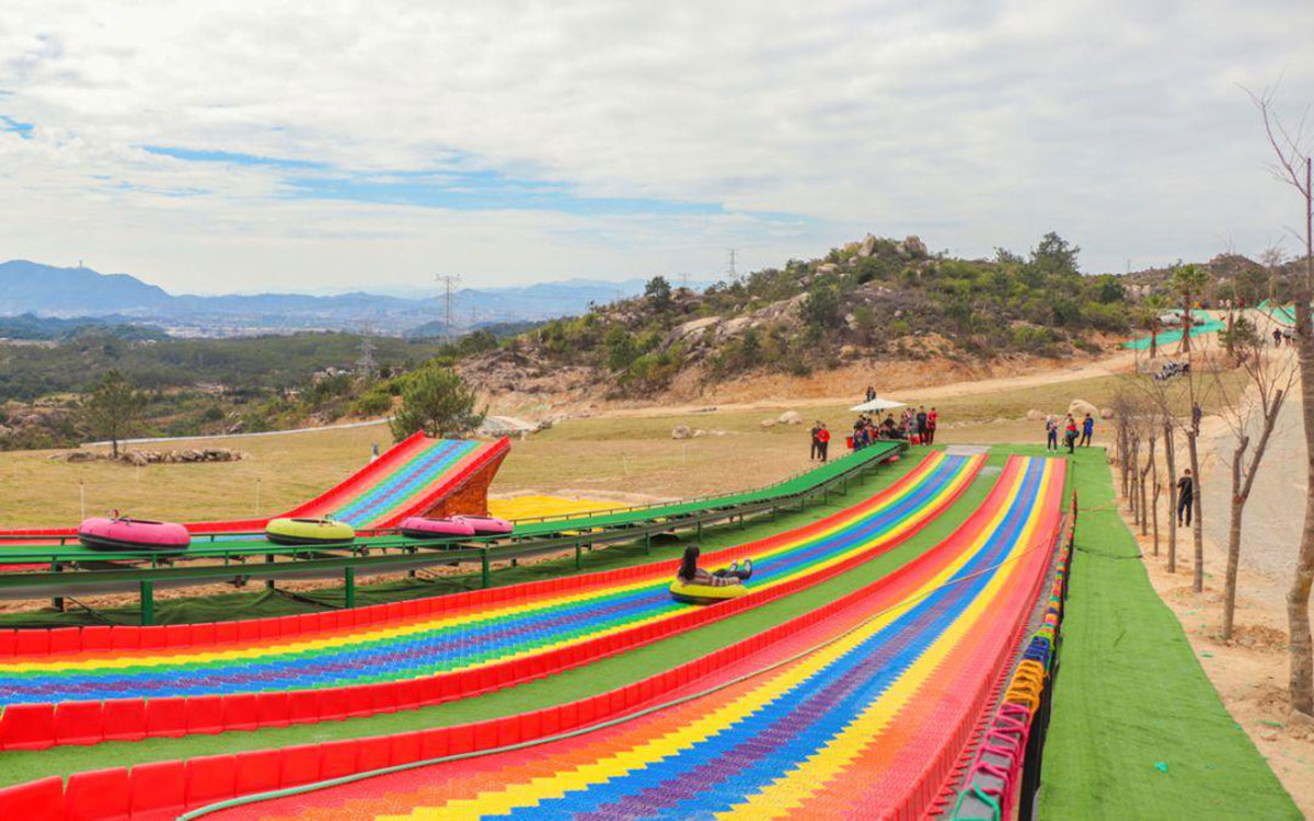 tobogán del patio del arco iris (6)