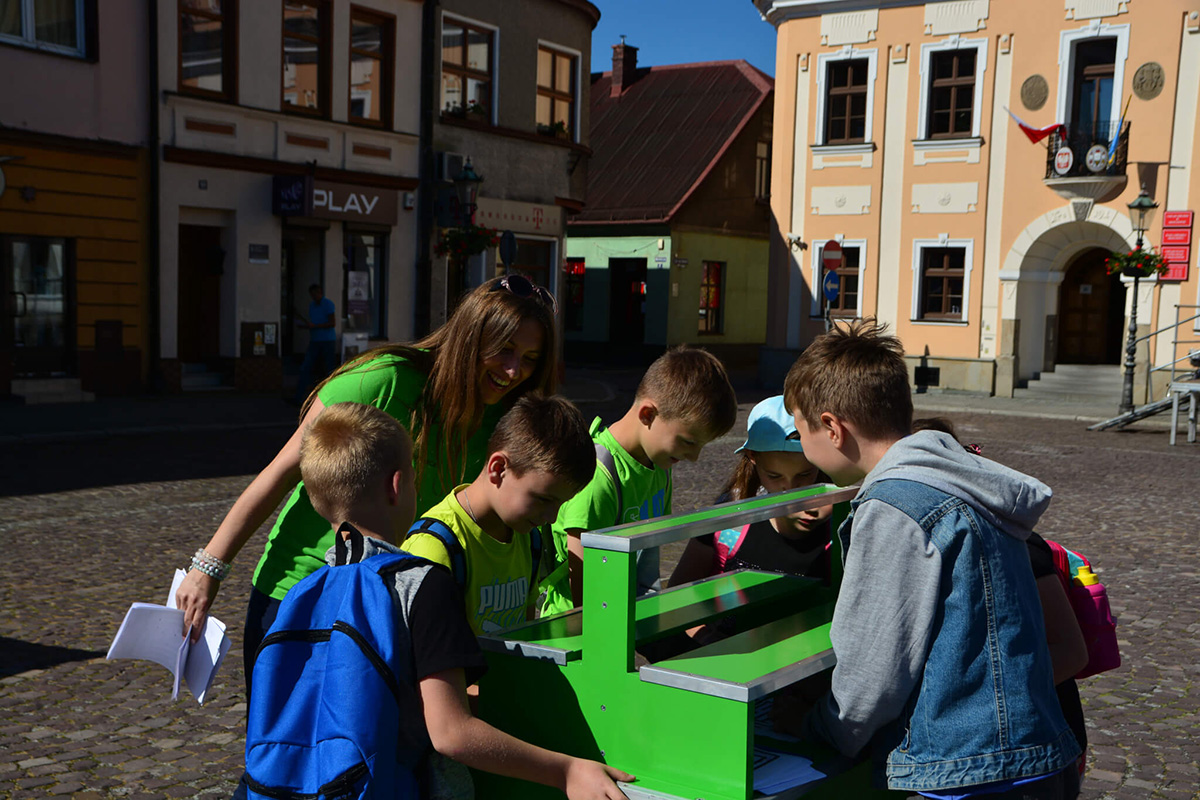 equipo de juegos científicos al aire libre (1)