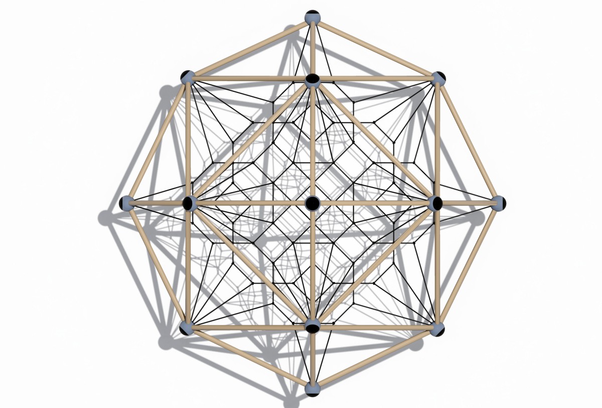 Exhibici&oacute;n panor&aacute;mica de escaladores de juegos met&aacute;licos geom&eacute;tricos-5