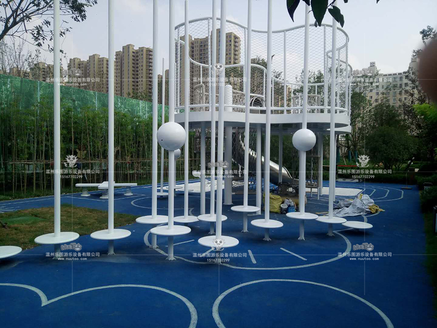 ¿Dónde venden equipos de juego para niños al aire libre?