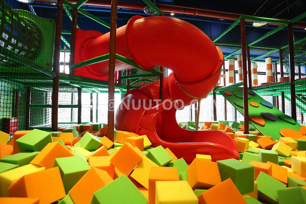 Fábrica de juegos infantiles cubiertos con tema de jungla para niños (2)