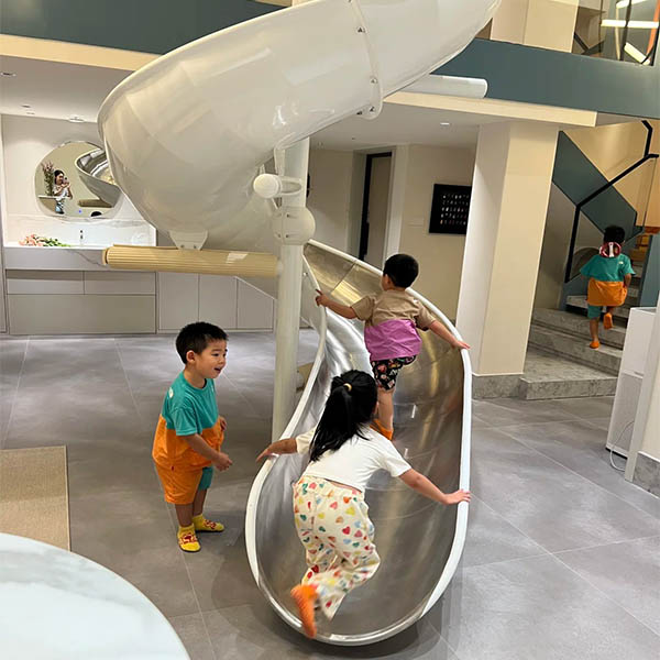 ¿Por qué elegir toboganes de acero inoxidable? ¿Cuáles son sus ventajas?