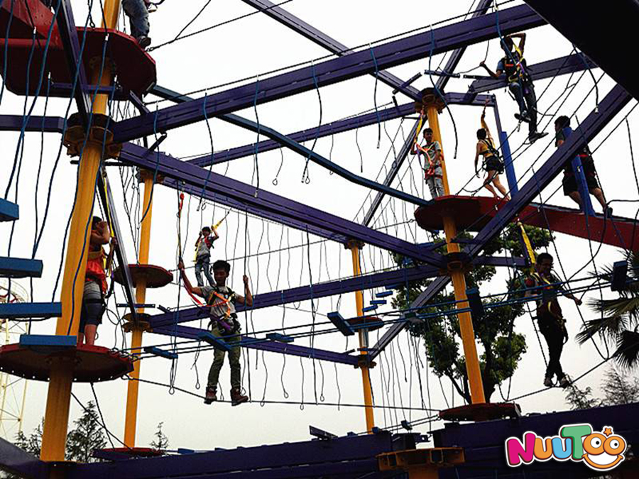 Personalizado no estándar + desarrollo al aire libre + escalada