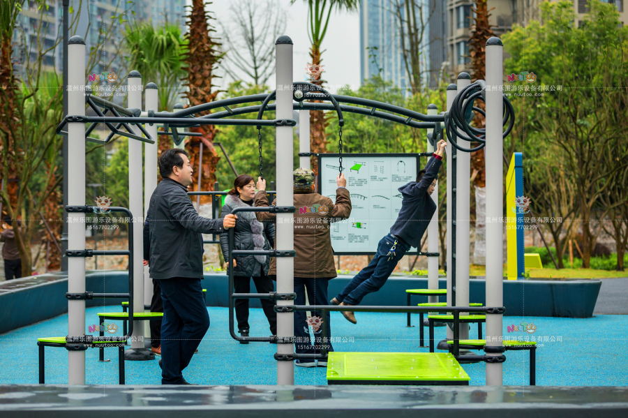 Parque de atracciones infantil al aire libre ¿qué infraestructura es indispensable?